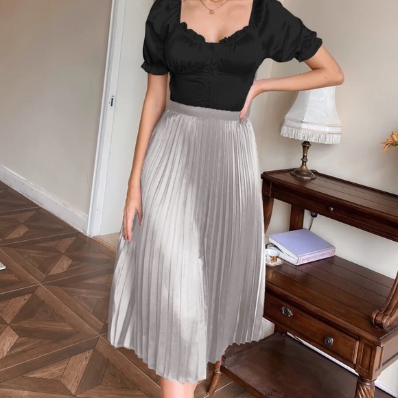 Classic Pleated Satin Evening Midi Skirt - Picture 5 of 10